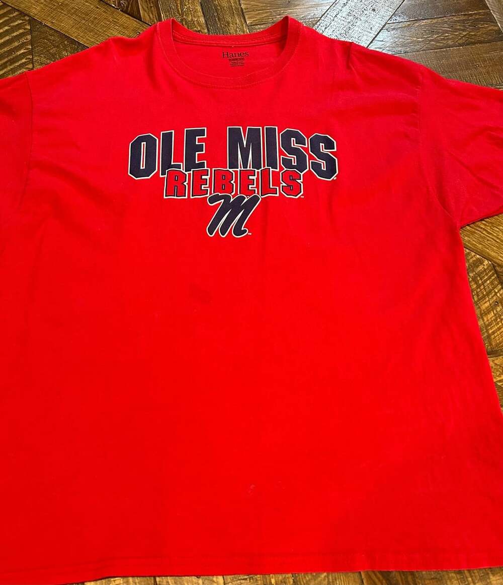 Hanes Ole Miss Rebels T-Shirt Red Size 2XL Graphic Tee College NCAA